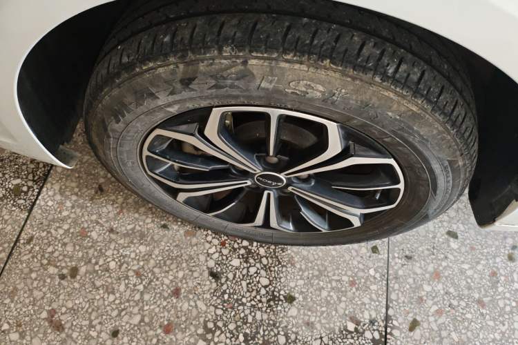 Used Roewe i6 MAX New Energy 2023 EV 420 Skyroof Special Edition Left Front Wheel Hub