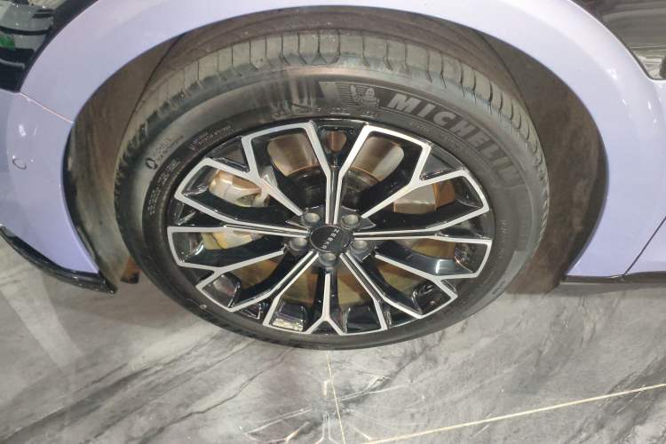 Used Zeekr 007 2025 Four-Wheel Drive Intelligent Driving Version 75 kWh Left Front Wheel Hub