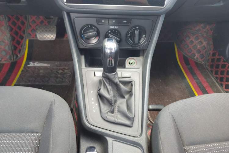 Used Volkswagen Lavida 2018 Classic 1.5L Automatic Fashion Edition China VI Standard
