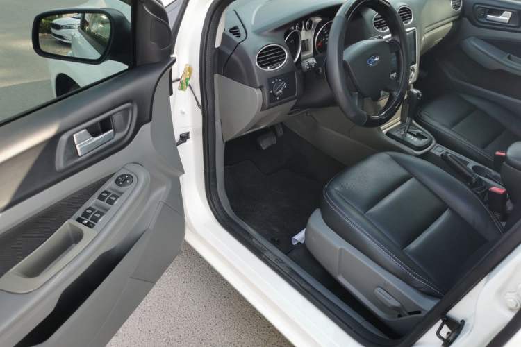 Used Ford Focus 2013 Hatchback Classic 1.8L Automatic Base Model