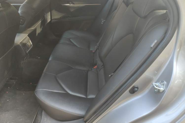 Used Toyota Camry 2021 2.0G Luxury Edition
