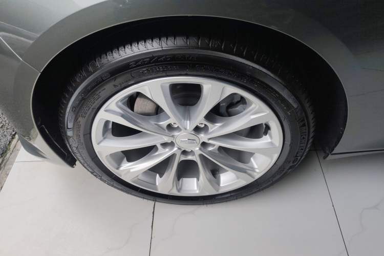 Used Cadillac CT5 2023 28T Luxury Edition (Standard Version) Left Front Wheel Hub