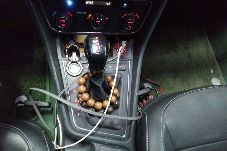 Used Volkswagen Lavida 2017 230TSI DSG Comfort Edition Gear Lever