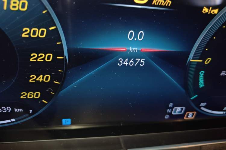 Used Mercedes-Benz E-Class 2022 E 300 L Sport Luxury Edition Odometer Close Up