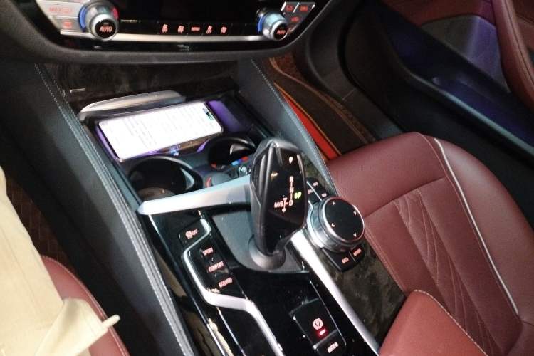 Used BMW 5 Series 2022 Second Facelift 525Li M Sport Package