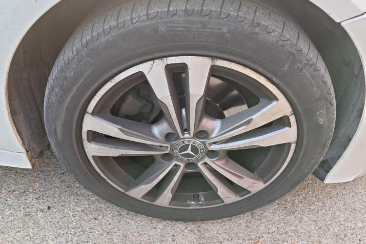 Used Mercedes-Benz C-Class 2018 C 200 L Sport Edition Right Front Wheel Hub