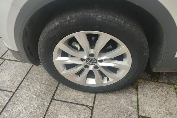 Used Volkswagen T-ROC 2022 280TSI DSG Two-Wheel Drive Elite PLUS Left Front Wheel Hub