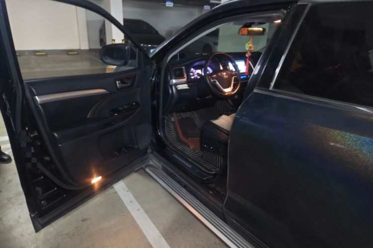 Used Toyota Highlander 2015 2.0T Four-Wheel Drive Luxury Edition 7-Seater