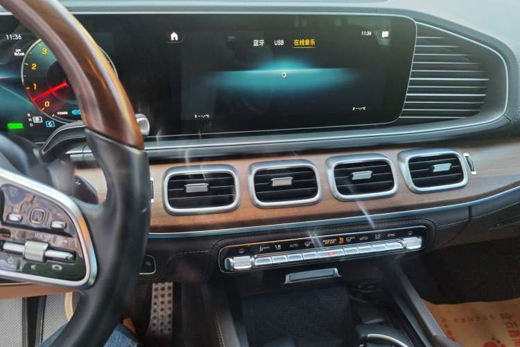 Used Mercedes-Benz GLS 2023 GLS 450 4MATIC Luxury Model Audio And AC Panel