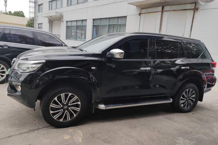 Used Nissan Terra 2018 2.5L Automatic 4x4 Luxury Edition Left Side