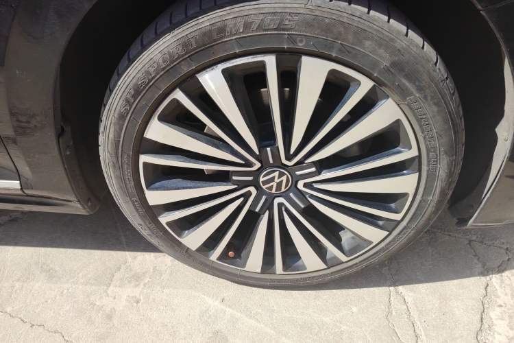 Used Volkswagen Passat 2020 Revised Version 330TSI Luxury Edition China VI Standard