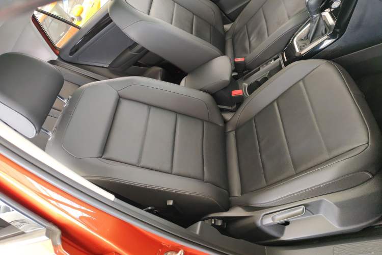 Used Volkswagen T-ROC 2018 280TSI DSG Two-Wheel-Drive Comfort Version China V Standard Right Front Seat