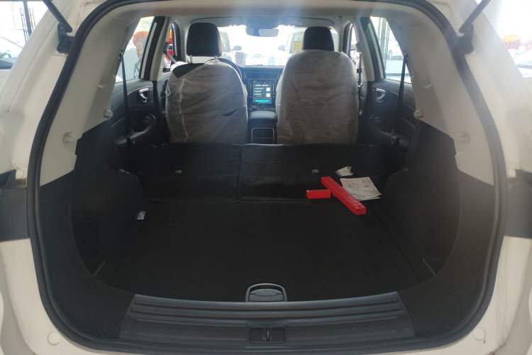 Used Roewe RX5 2025 PLUS 330TGI Automatic Trendsetting Smart Edition Trunk