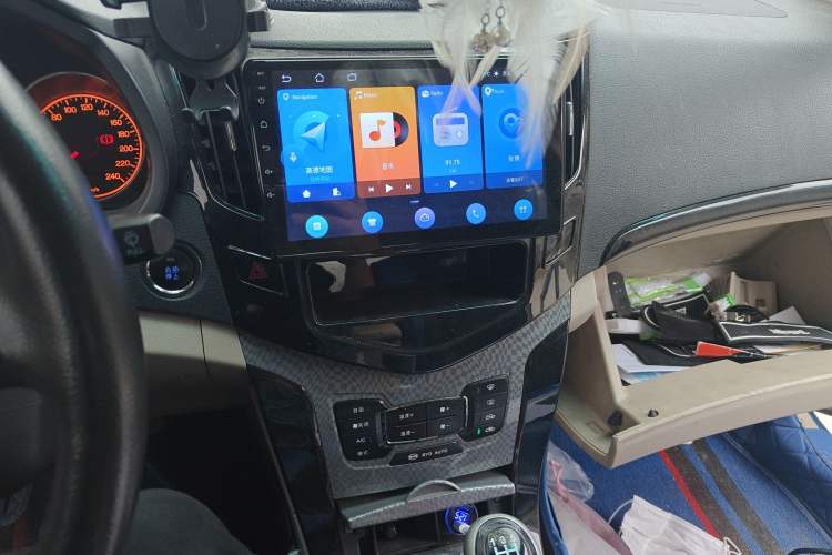 Used BYD Surui 2012 1.5L Manual Luxury Version Audio And AC Panel