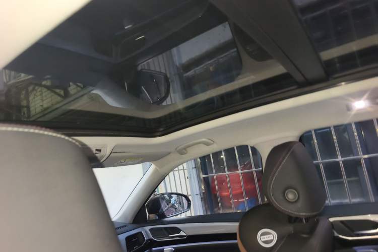 Used Volkswagen Tayron 2020 330TSI Two-Wheel Drive Luxury Smart Connectivity Version
