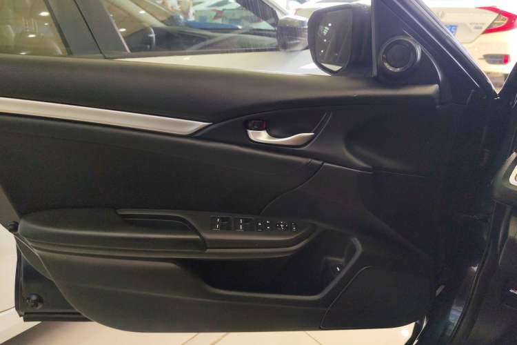 Used Honda Civic 2019 220TURBO CVT Dynamic Edition China VI Interior 4