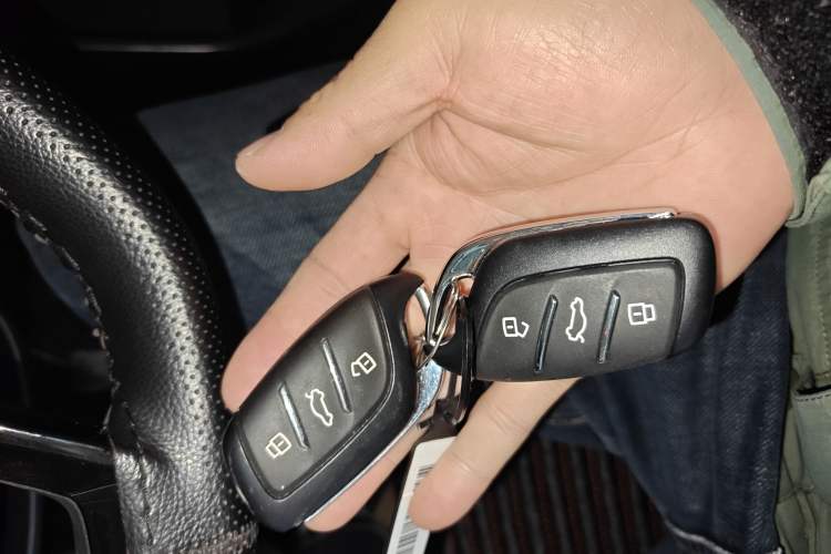 Used Roewe i5 2023 1.5L Manual Comfort Edition