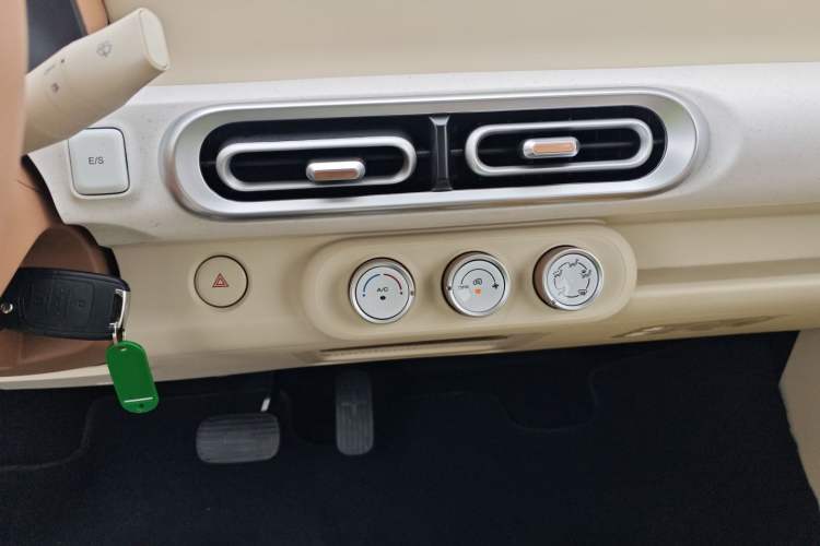 Used Wuling Hongguang MINIEV 2024 3rd Generation 215km Youth Edition
