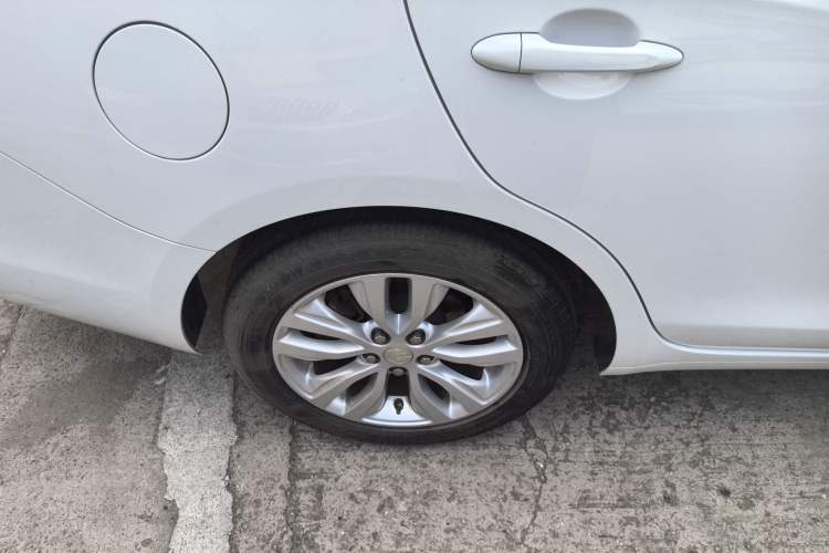 Used Buick GT 2021 Revised Version Flagship 1.5L Automatic Elite Edition Right Rear Wheel Hub