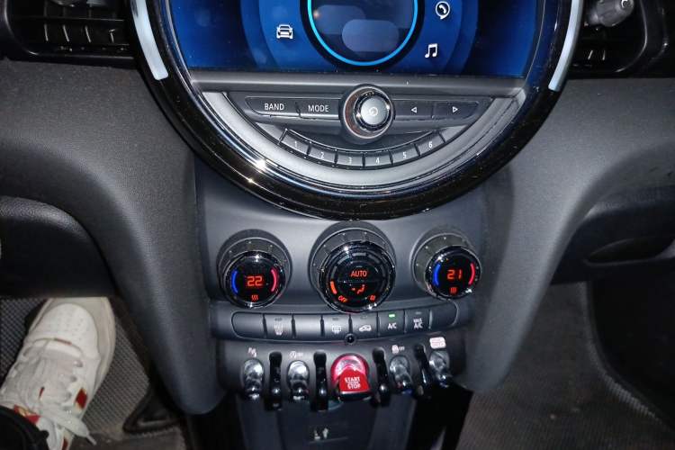 Used MINI 2021 1.5T COOPER Artist
