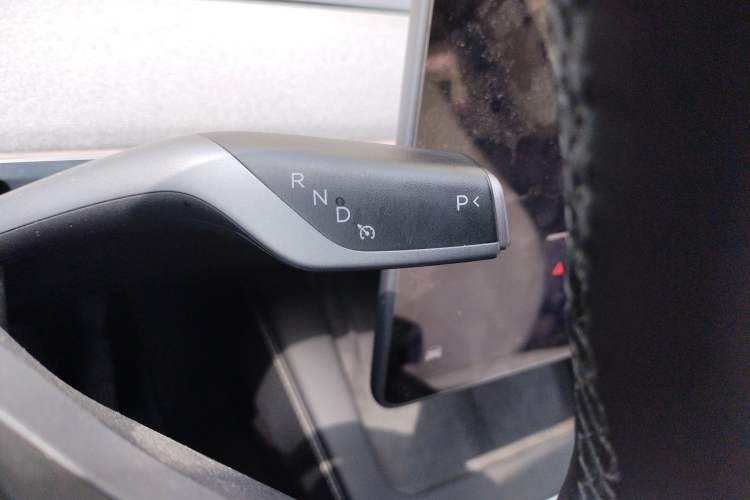 Used Tesla Model Y 2023 Long-Range All-Wheel-Drive Version