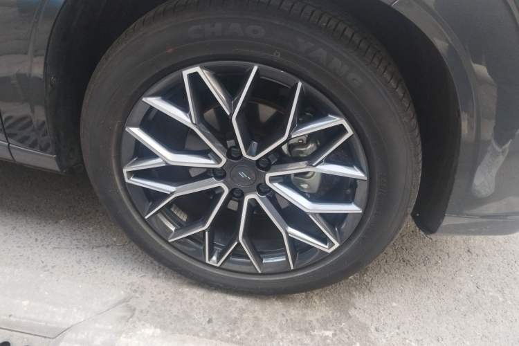 Used CHANGAN OSHAN Z6 2023 Blue Whale 1.5T DCT Smart Luxury Model Right Front Wheel Hub