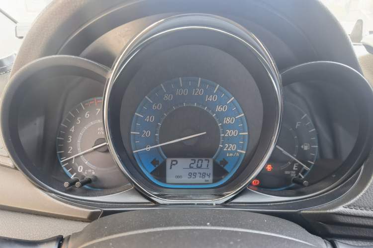 Used Toyota YARiS L Zhi Xuan 2015 1.5E Automatic Charm Edition
