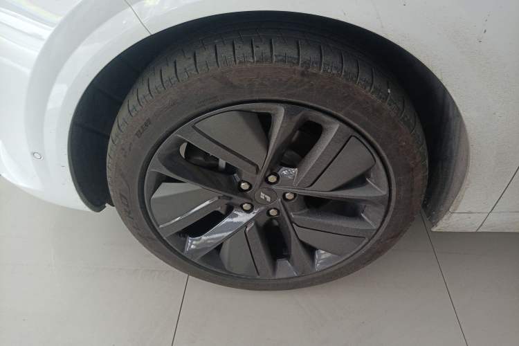 Used Li Auto L6 2024 Pro Model Left Front Wheel Hub