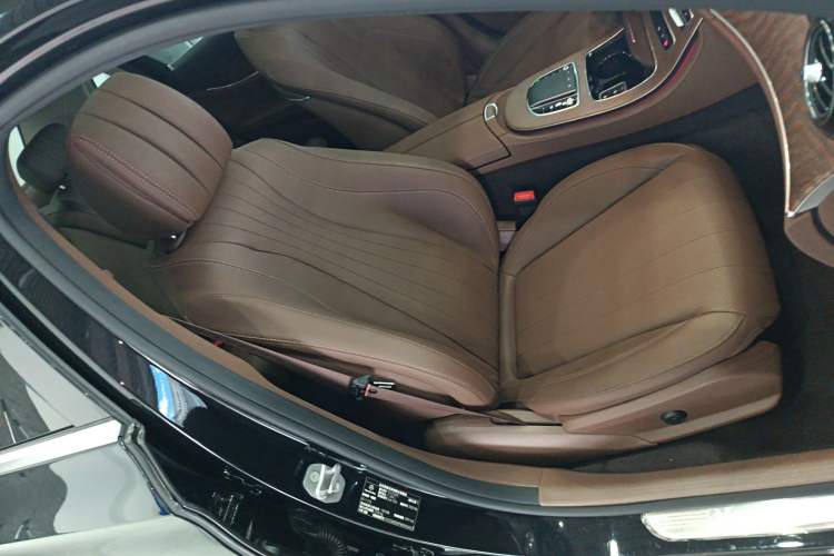 Used Mercedes-Benz E-Class 2023 Updated E 300 L Fashion Edition
