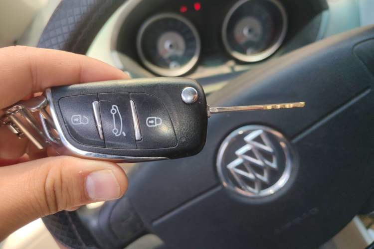 Used Buick Excelle 2015 1.5L Manual Classic Trim
