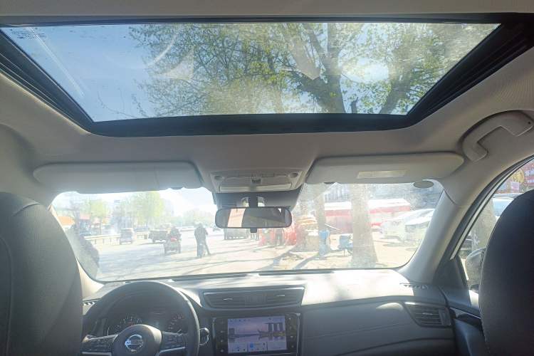 Used Nissan X-Trail 2023 Classic 2.0L Two-Wheel Drive Smart Connect Premium Edition Headliner