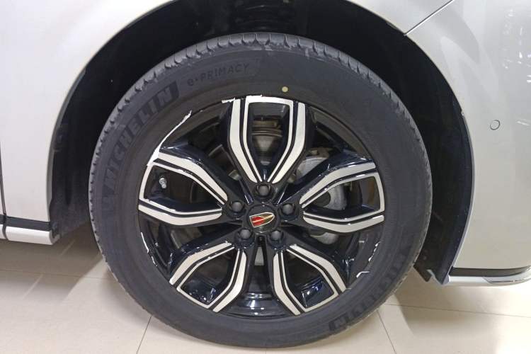 Used Hongqi HQ9 2023 2.0T Smart Connect Flagship Edition Right Front Wheel Hub