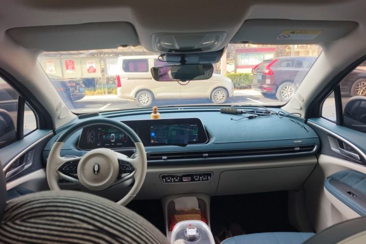 Used ORA Good Cat 2021 400km Standard Range Venus Edition Lithium Iron Phosphate Center Console