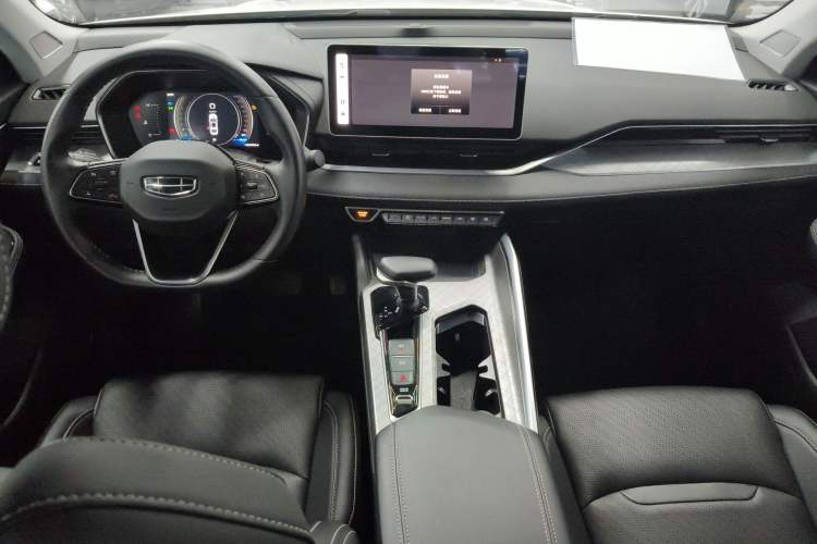 Used Geely Auto Preface 2023 2.0TD Luxury Version Center Console