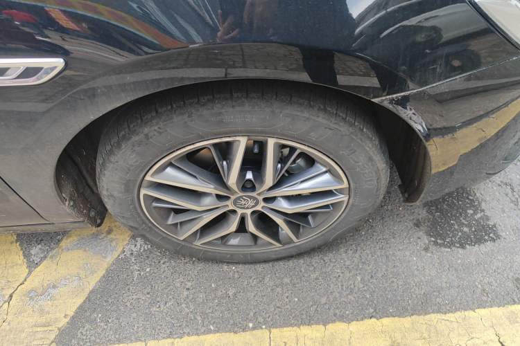 Used BYD Qin PLUS 2023 Champion Edition EV 510KM Leading Model
