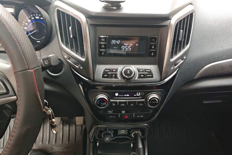 Used CHANGAN CS15 2016 1.5L Manual Fashion Edition
