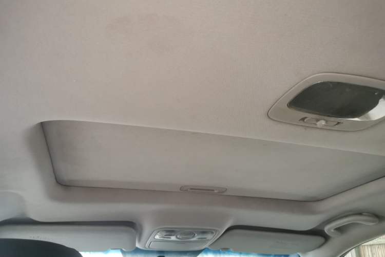 Used Kia Carens 2011 2.0L 5-Seater Automatic Standard Edition