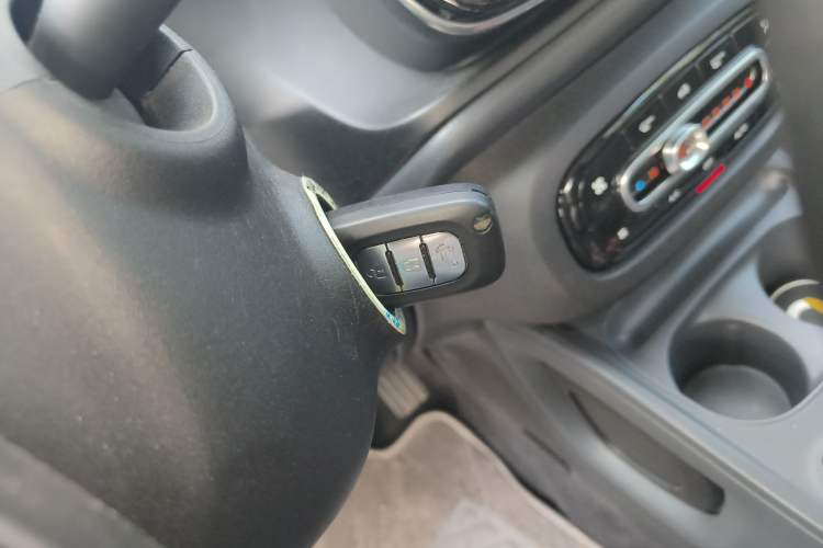 Used smart fortwo 2015 1.0L 52 kW hardtop Dynamic version
