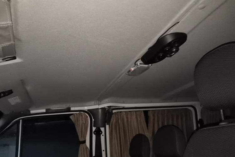 Used JMC Transit 2019 2.8T Commercial Version Short Wheelbase Low Roof 6-Seater China VI Emission Standard JX493