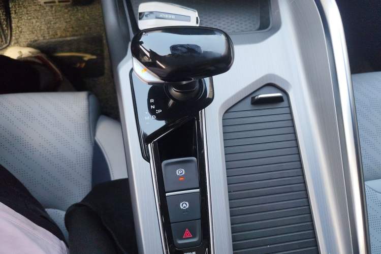 Used Geely Auto Preface 2021 2.0TD Designer's Recommended Edition Gear Lever