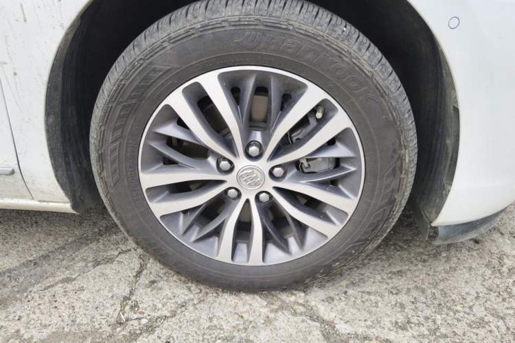 Ojetý Buick GL8 2018 ES 28T Flagship Model China VI Standard