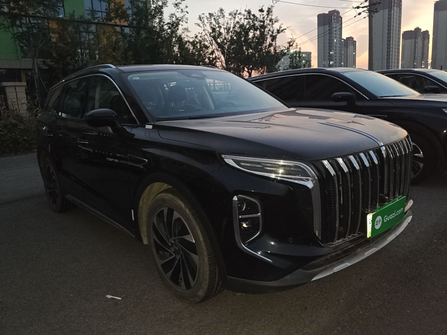 Hongqi HS7 PHEV 2024 2.0T PHEV Four-Wheel Drive Flagship Edition 6 Seats — снимка 3