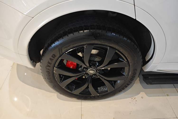 Used Land Rover Discovery Sport 2025 249 PS Performance Tech Edition Right Rear Wheel Hub