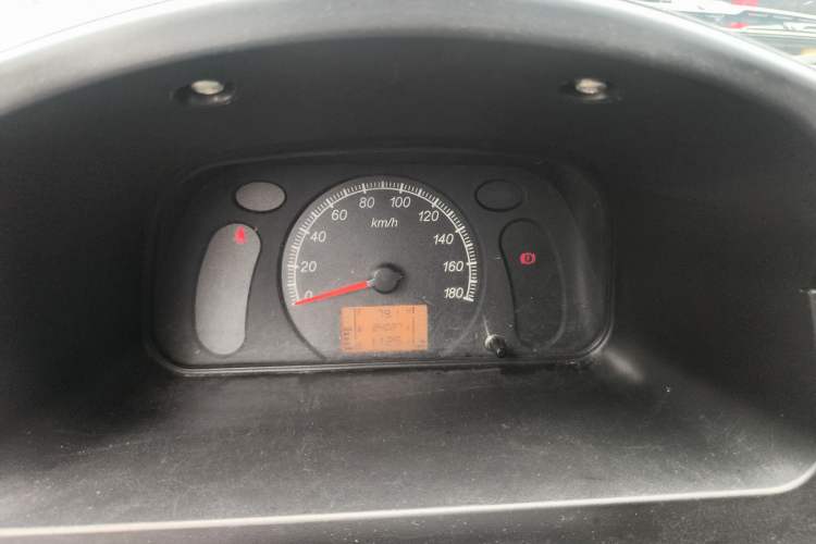 Used Wuling Zhiguang 2020 1.2L Van Utility Model China VI Emission Standard 2 Seats LSI Instrument Cluster