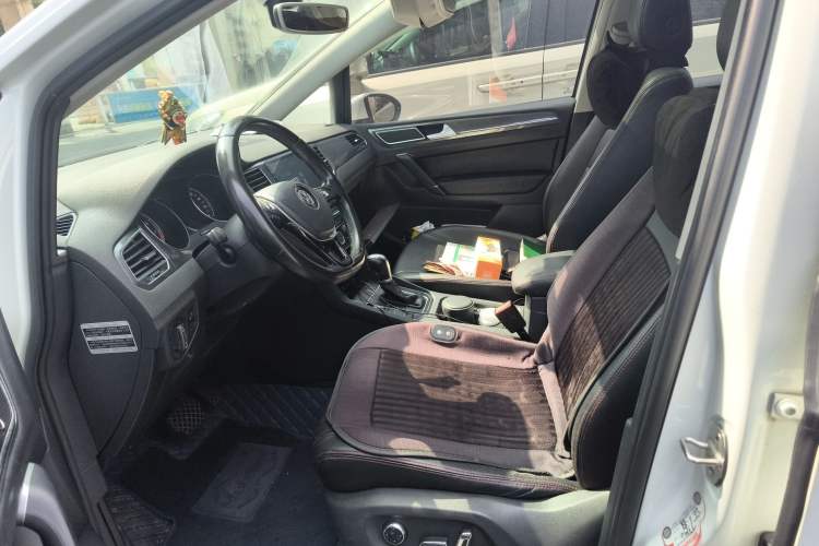 Used Volkswagen Golf Sportsvan 2016 230TSI Automatic Trend Edition Left Front Seat