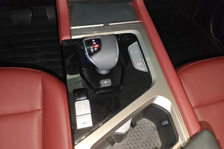 Used JETOUR X70 2023 1.5T DCT Overpass PRO+ Edition 7 Seats
