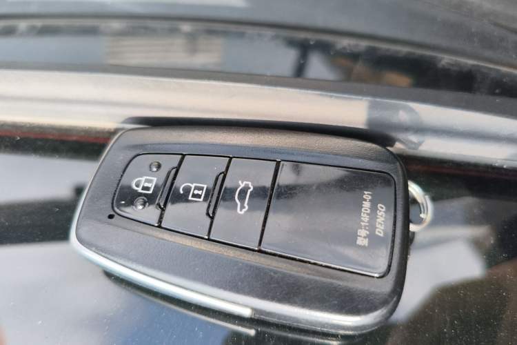 Used Toyota Avalon 2019 2.0L XLE Premium Edition China VI