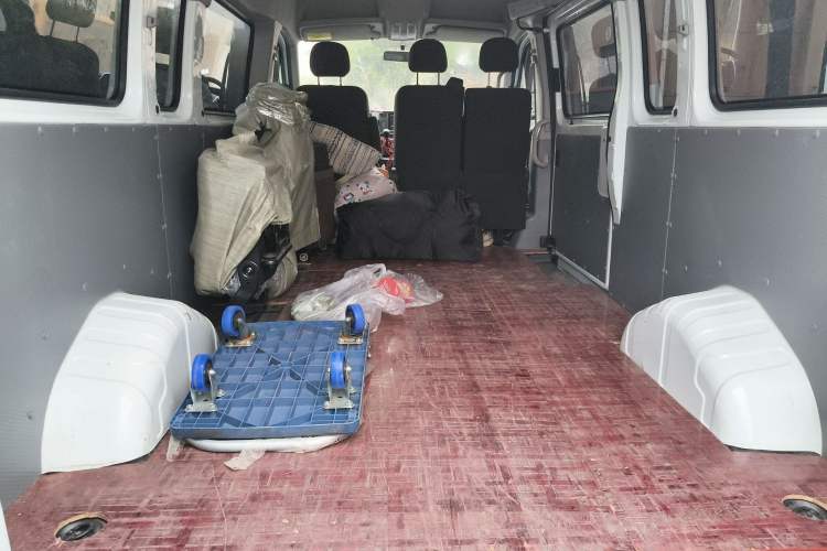 Used SAIC MAXUS Xintu V80 2025 PRO Aoyuntong 2.0T Manual Long Wheelbase Mid-Height 6/7/8/9-Seater Trunk