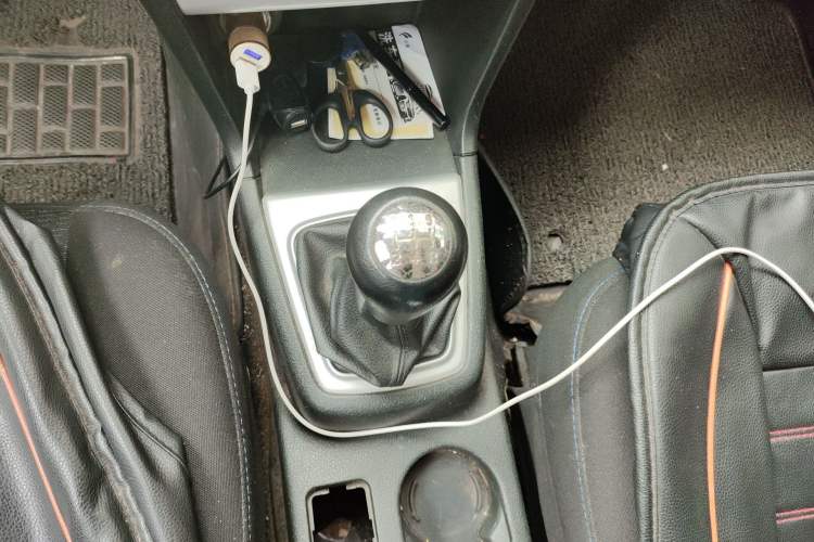 Used CHANGAN KAICHENG Ounuo S 2014 1.5L Base Version
