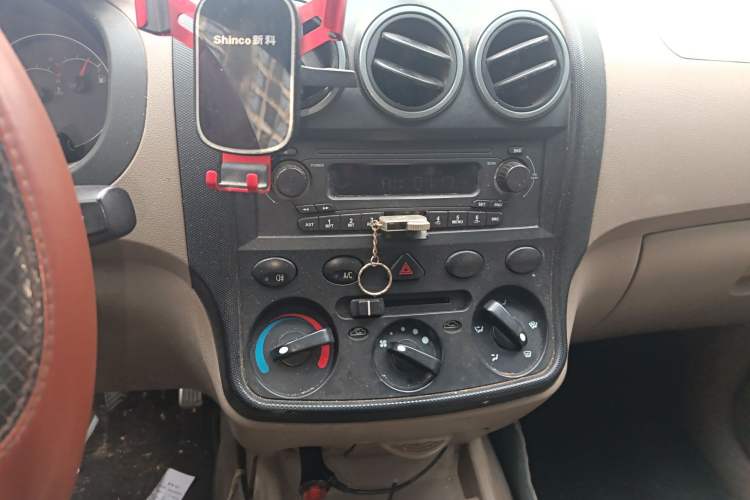 Used Wuling Hongguang 2010 1.2L Standard Version China IV Audio And AC Panel